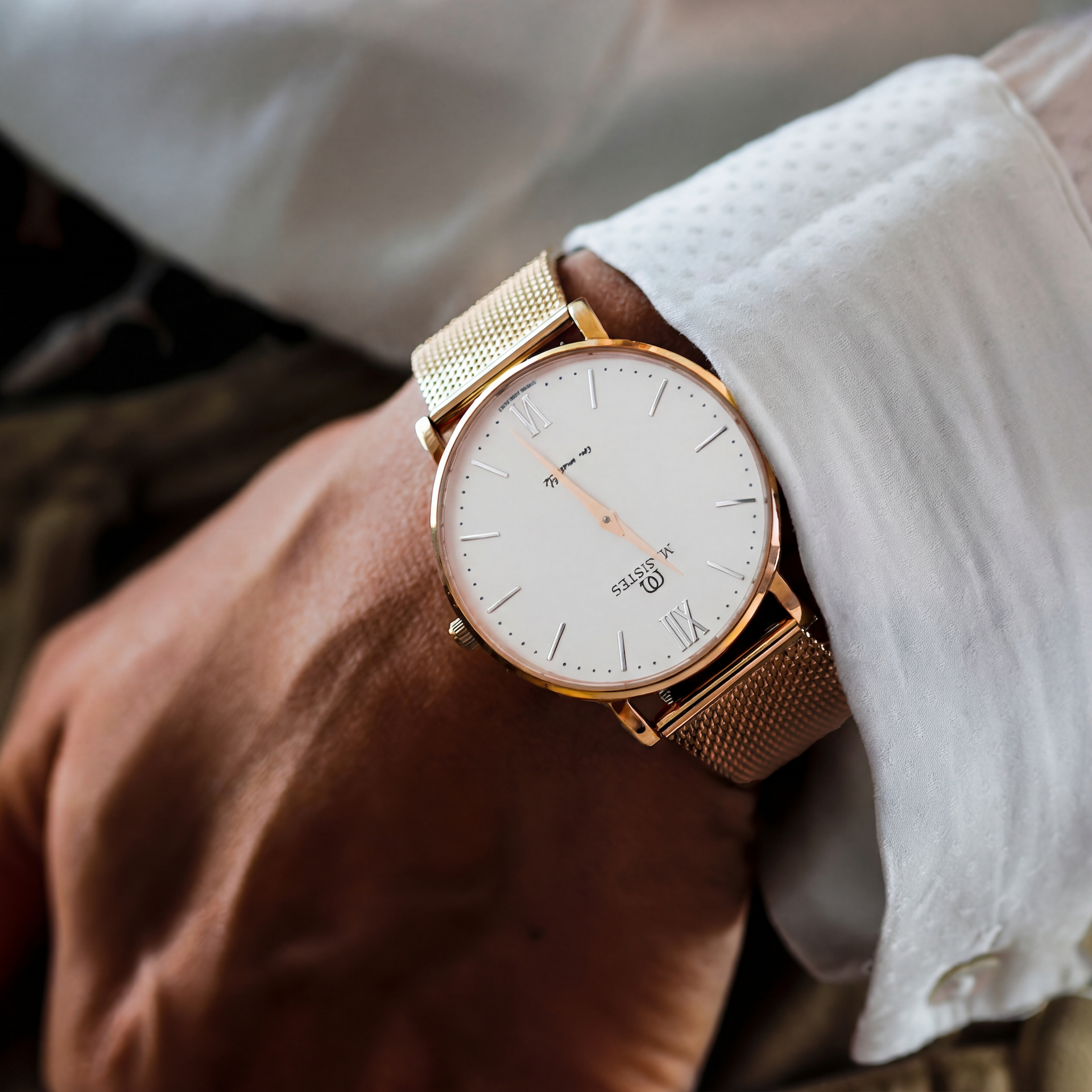 GESCHENKSET: KLASSISCHE EN-MAILLE-UHR