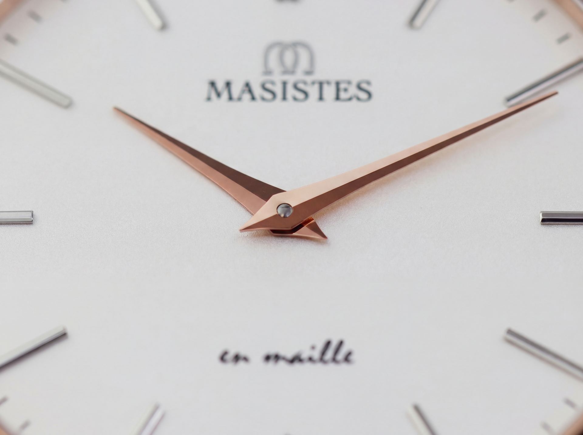 GESCHENKSET: KLASSISCHE EN-MAILLE-UHR